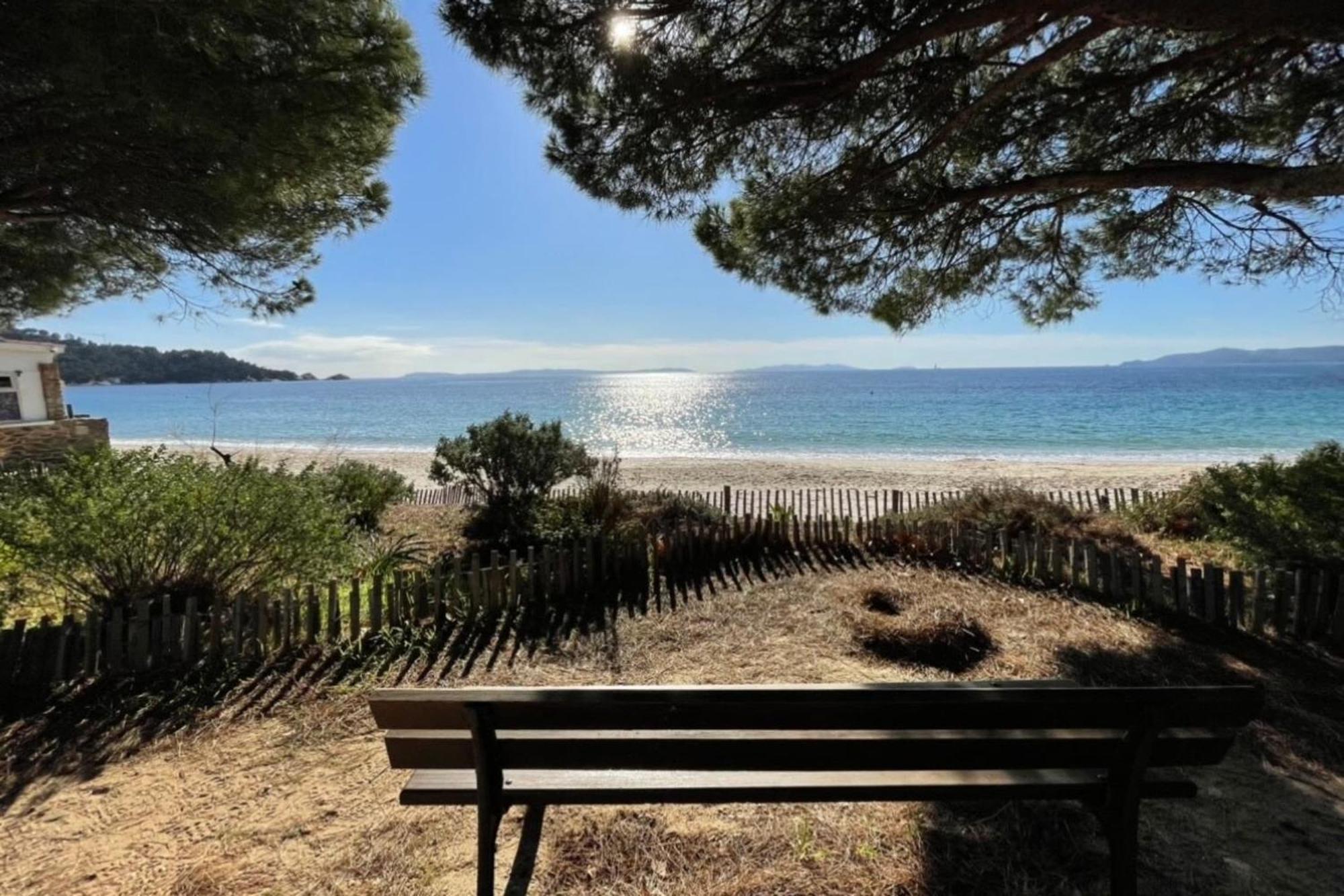 Charming Air-Conditioned One-Bedroom 150M From Cavaliere Beach لو لا فاندو المظهر الخارجي الصورة